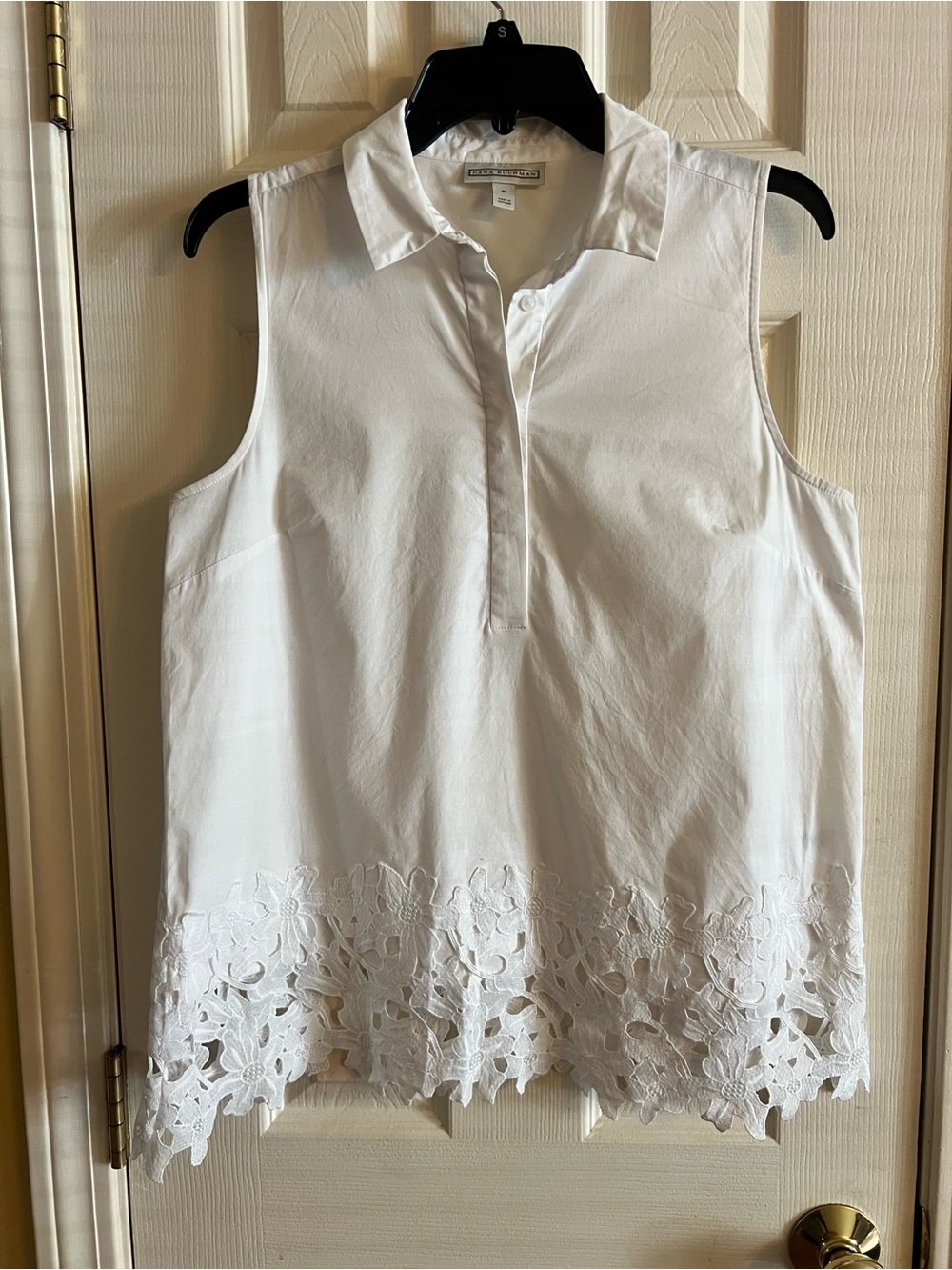 Dana Buchman White Sleeveless Polo Camisole with Eyelet Hem